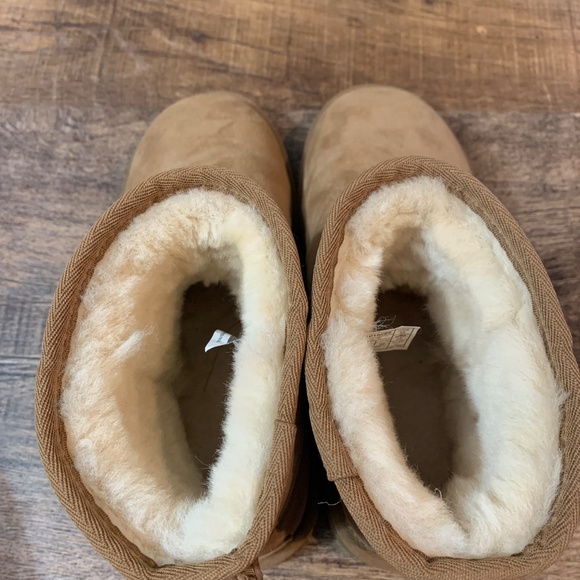 Ugg Boots size 8 - Picture 6 of 6